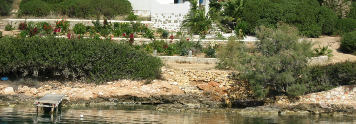 Βίλες στην Πάρο με απομονωμένη παραλία